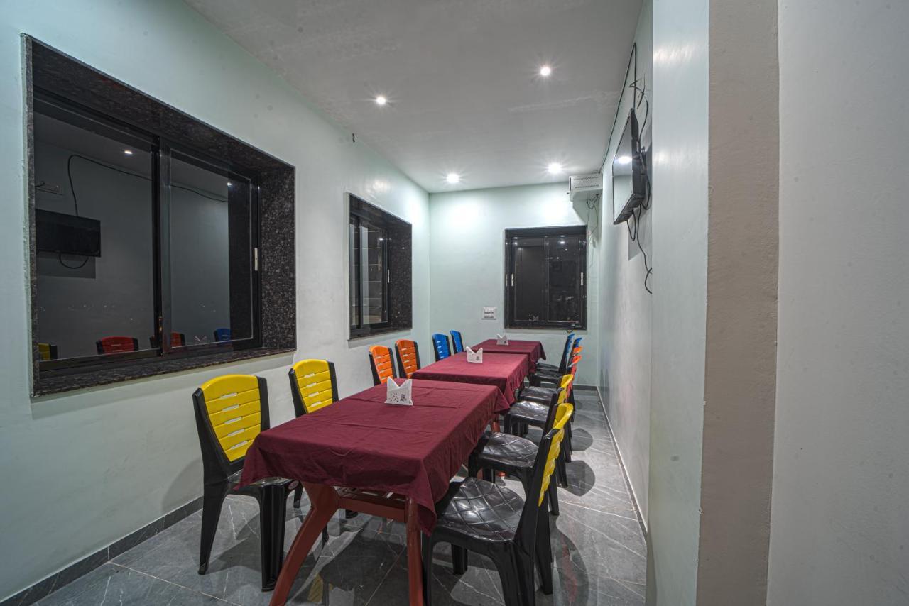 Hotel Saheb Kolhapur Ngoại thất bức ảnh