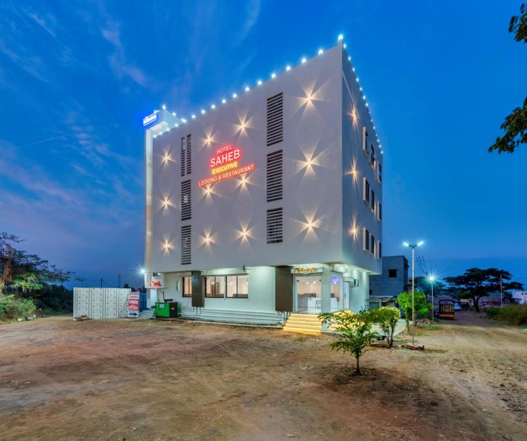 Hotel Saheb Kolhapur Ngoại thất bức ảnh